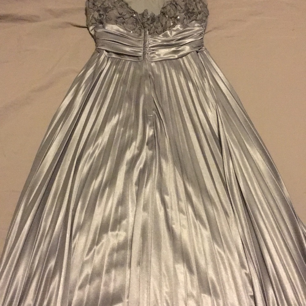 Xtraordinary Speechless Gown - Picture 4 of 5
